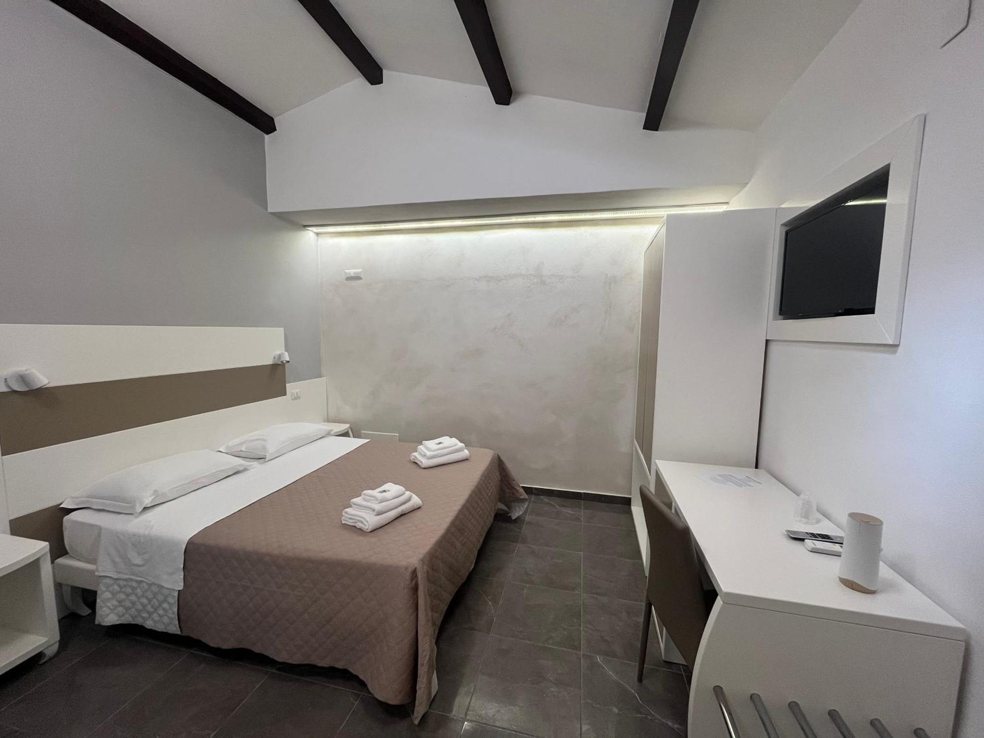 Afrodite Accomodation Tropea Eksteriør billede